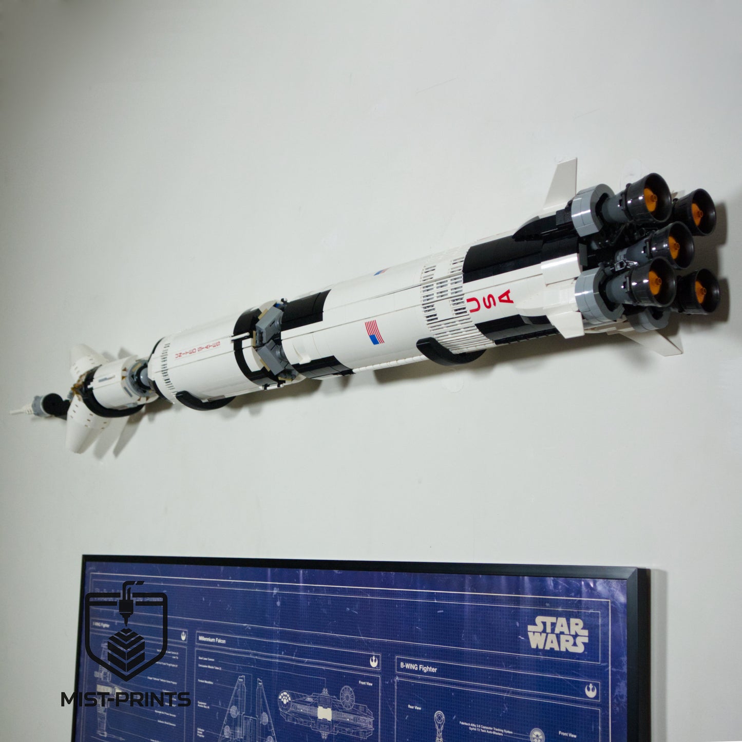 Premium Wandbeugel – Compatibel met LEGO® Ideas NASA Apollo Saturn V 92176 / 21309