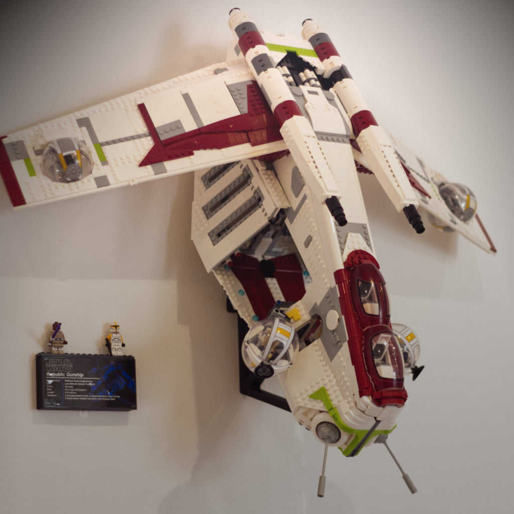 Premium Wandbeugel – Compatibel met LEGO® Star Wars™ UCS Republic Gunship™ 75309