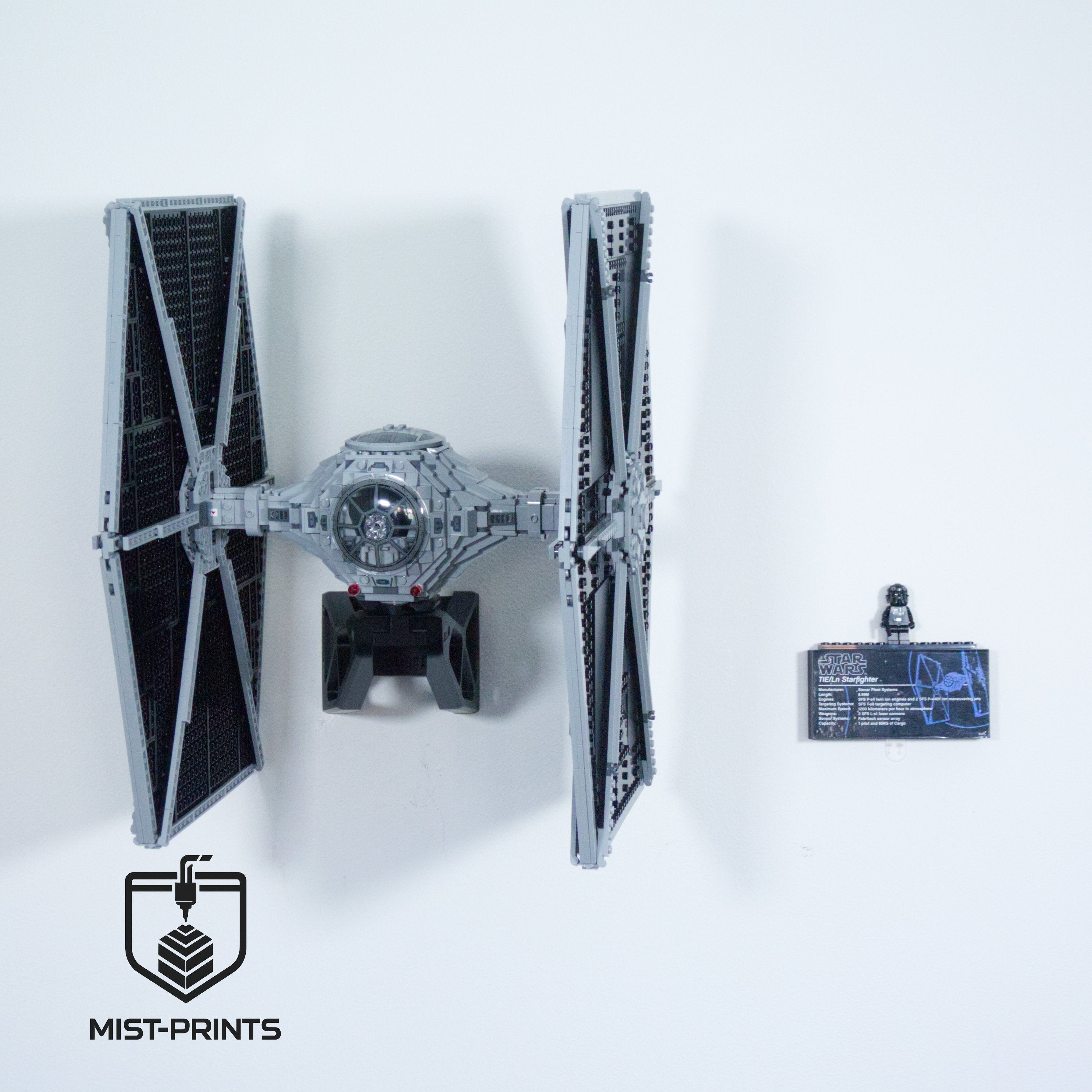Premium Wandbeugel – Compatibel met LEGO® Star Wars™ UCS TIE Fighter™ 75095