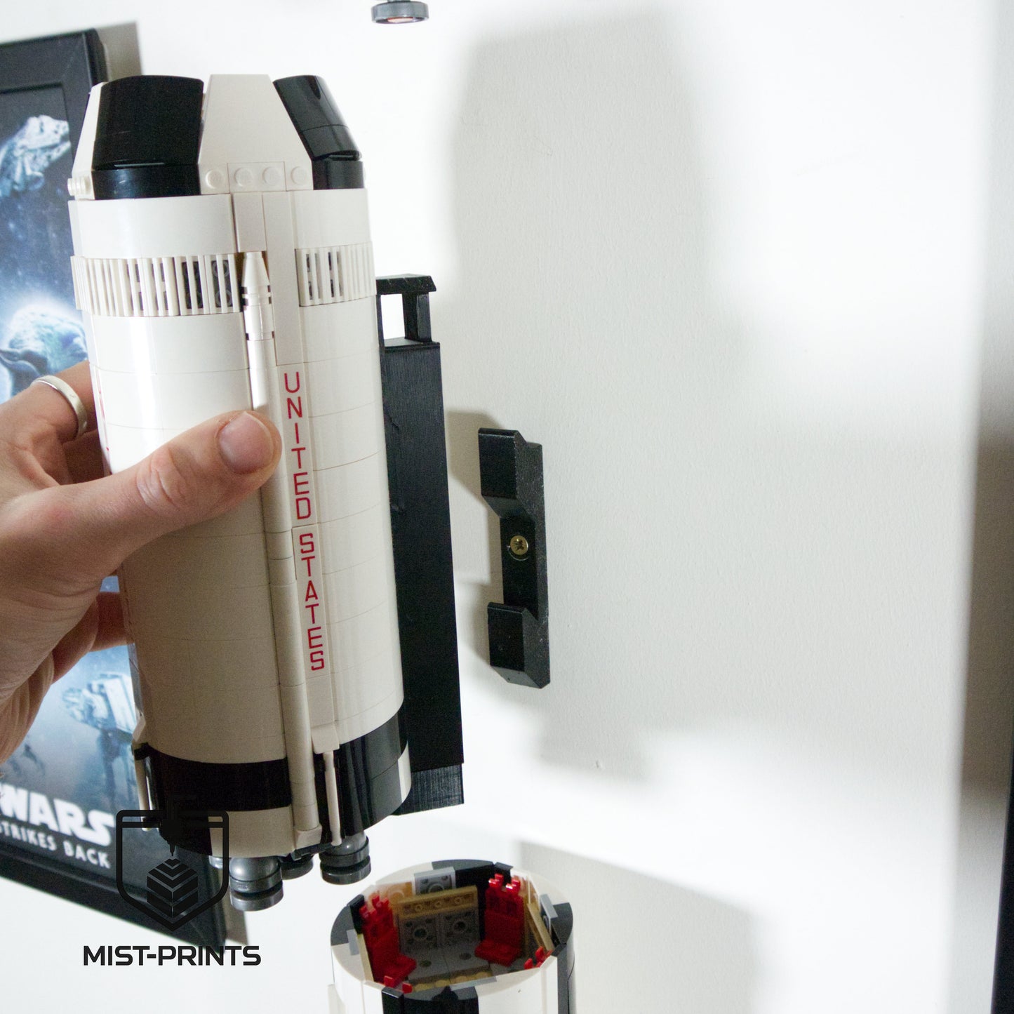 Premium Wandbeugel – Compatibel met LEGO® Ideas NASA Apollo Saturn V 92176 / 21309